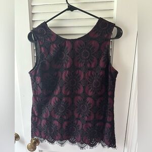 Banana Republic XS Black and Maroon Sleeveless Blouse